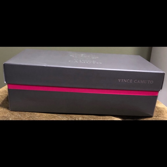 Vince Camuto Edwinny Sandals - Picture 7 of 10